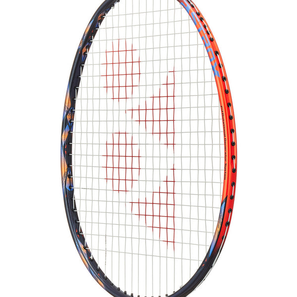Yonex Astrox 77 Pro - blitzschnelles Angriffsracket incl. Wunschbesaitung